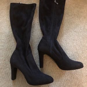 Black suede Tahari boots